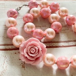 Little girls bubblebgum necklace set